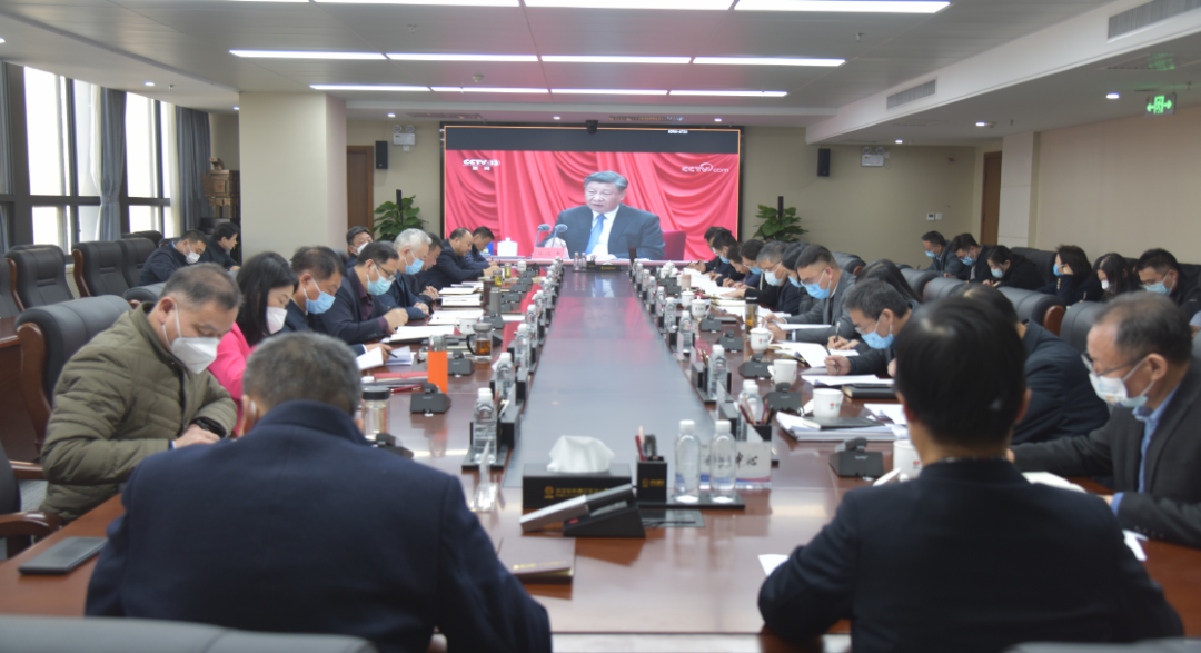 陜鋼集團(tuán)黨委理論學(xué)習(xí)中心組學(xué)習(xí)中省紀(jì)委二次全會(huì)精神、省政府工作報(bào)告、陜煤集團(tuán)三屆二次職代會(huì)精神