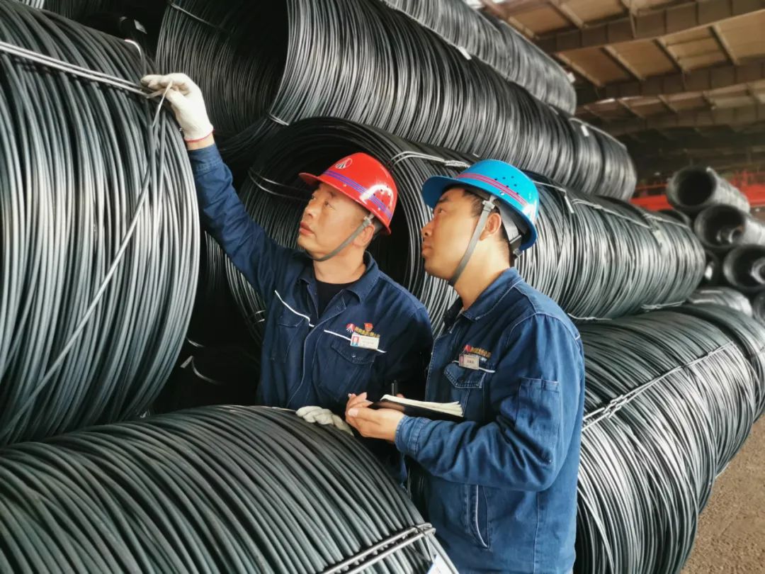 深學(xué)細悟強黨性 篤行實干建新功 ——龍鋼公司黨委高標準推進主題教育