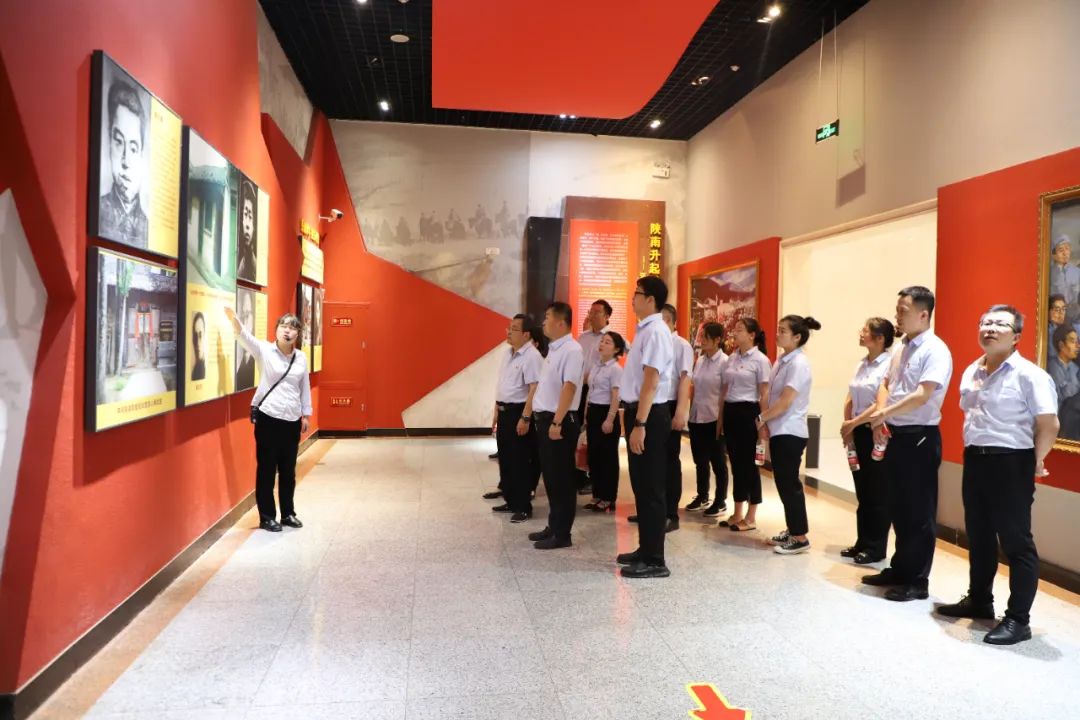 創(chuàng)新研究院赴川陜革命根據(jù)地開展迎“七一”暨“以學鑄魂、以學增智、以學正風、以學促干”主題黨日活動