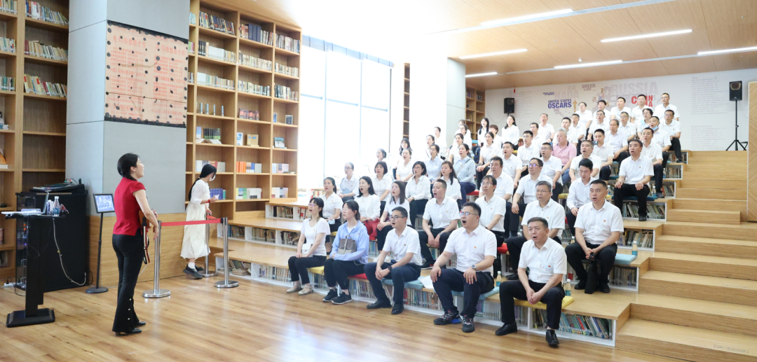 陜鋼集團赴西影廠開展迎“七一”暨“以學鑄魂、以學增智、以學正風、以學促干”主題黨日活動