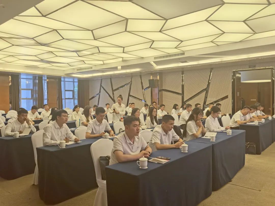 以學促干強本領，凝心聚力促提升