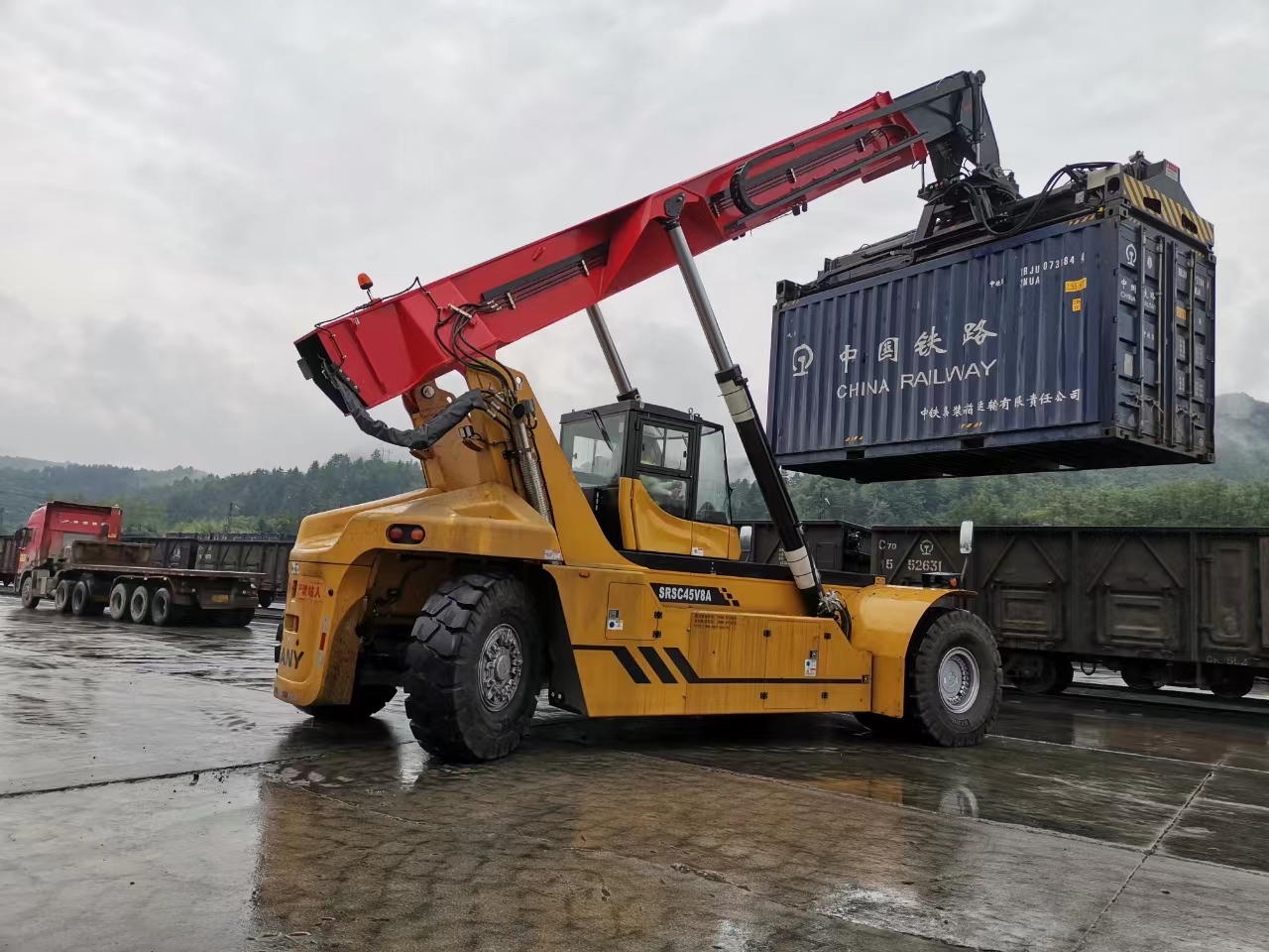 陜鋼集團專用循環(huán)列開通，降本又省時