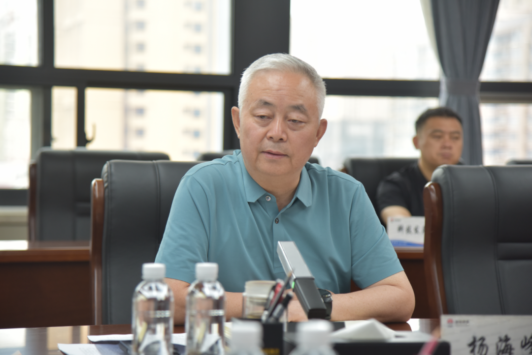 陜鋼集團召開學(xué)習(xí)貫徹習(xí)近平新時代中國特色社會主義思想主題教育黨委理論學(xué)習(xí)中心組學(xué)習(xí)研討會議