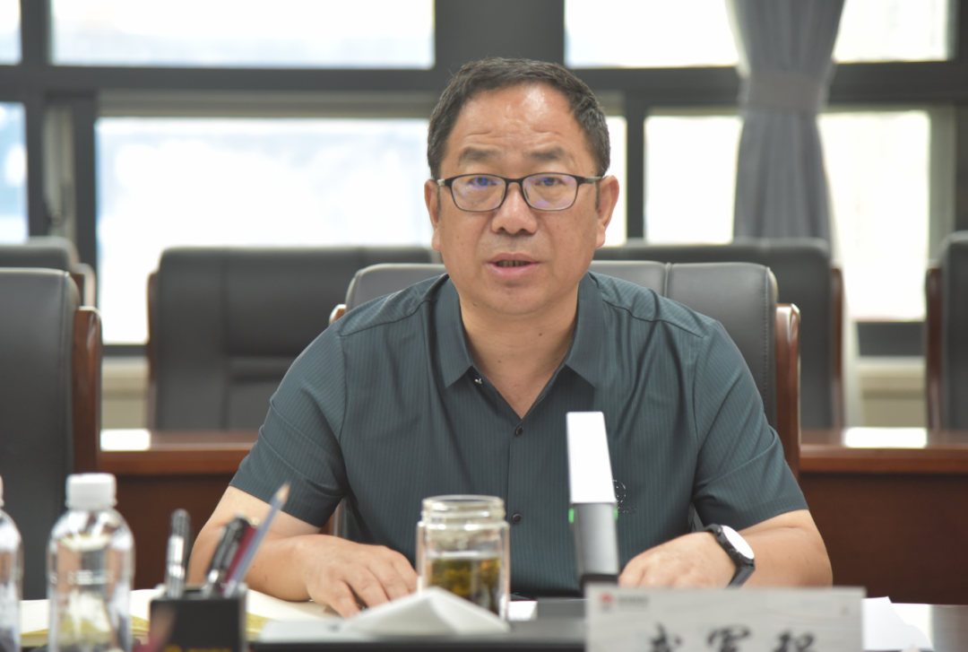 陜鋼集團召開學(xué)習(xí)貫徹習(xí)近平新時代中國特色社會主義思想主題教育黨委理論學(xué)習(xí)中心組學(xué)習(xí)研討會議