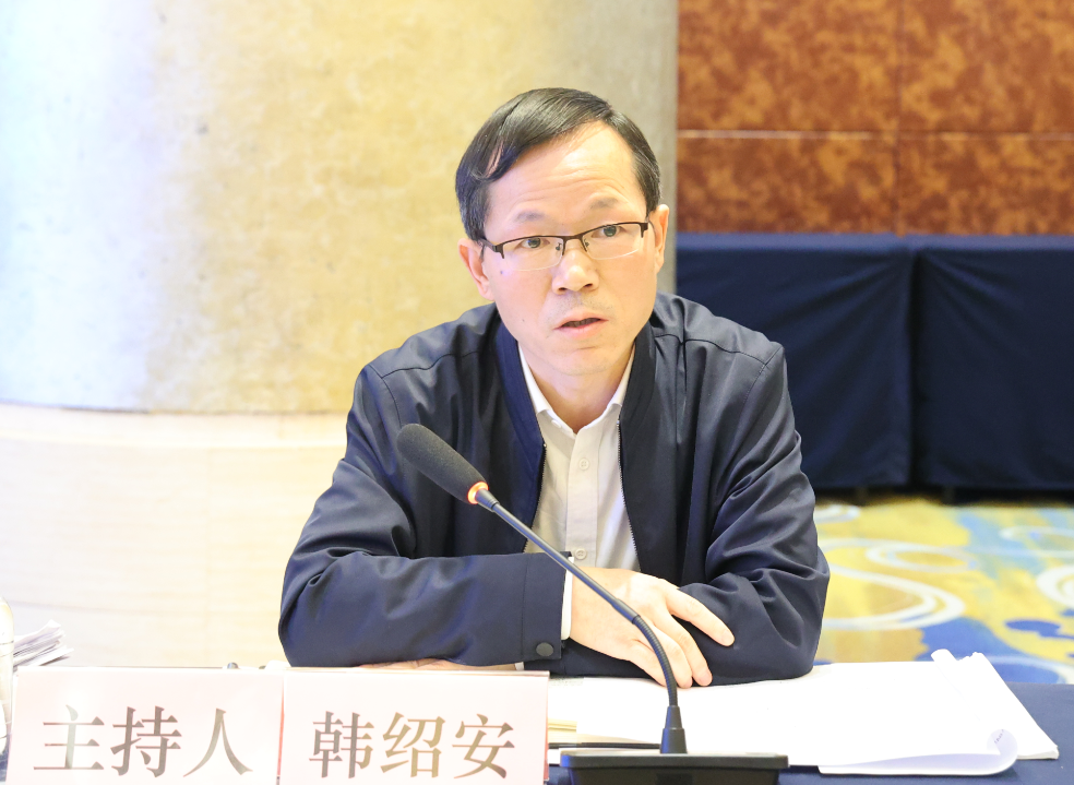 楊冠軍：要堅持結(jié)構(gòu)優(yōu)化調(diào)整，立足我省現(xiàn)狀、前瞻布局未來——省鋼鐵深加工產(chǎn)業(yè)鏈調(diào)研座談會在陜鋼集團(tuán)召開
