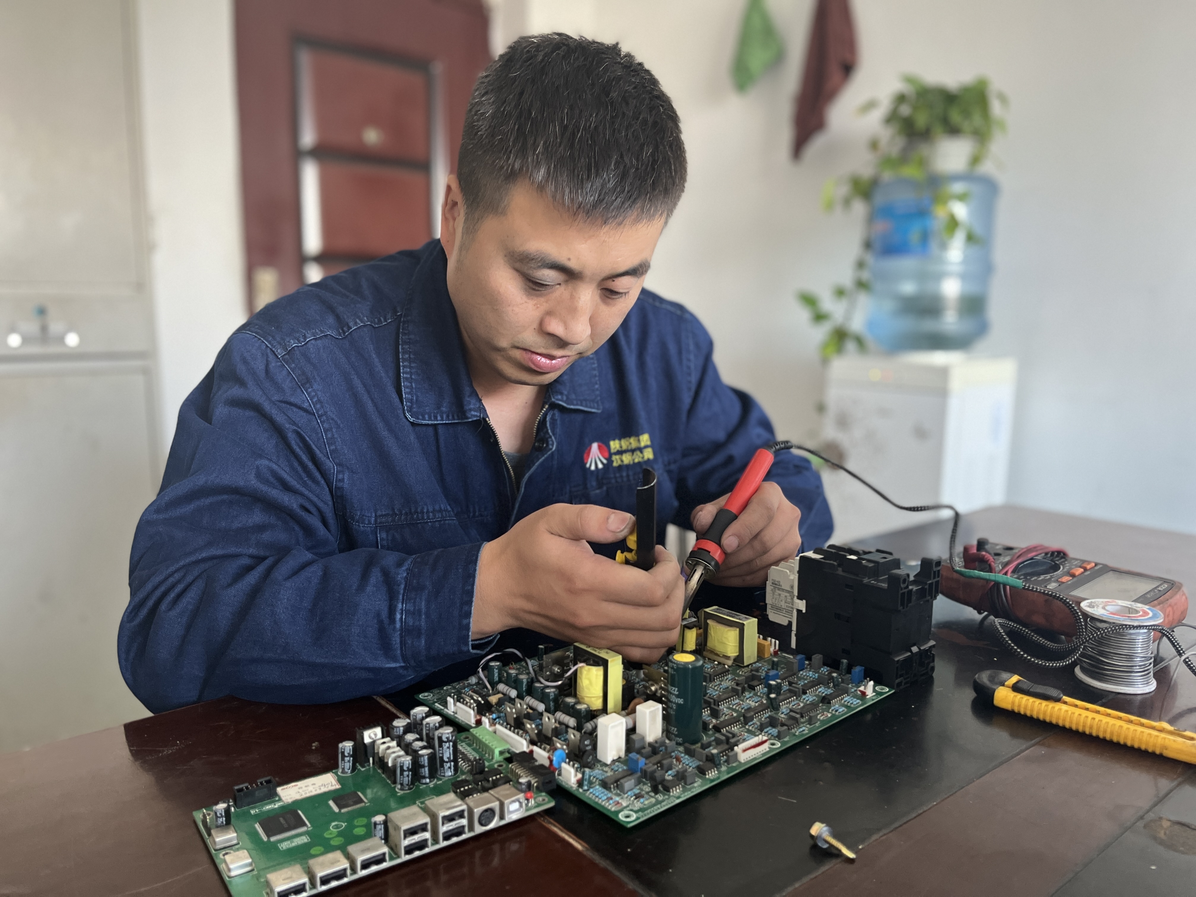 他們奔跑在“正確”的賽道上！
