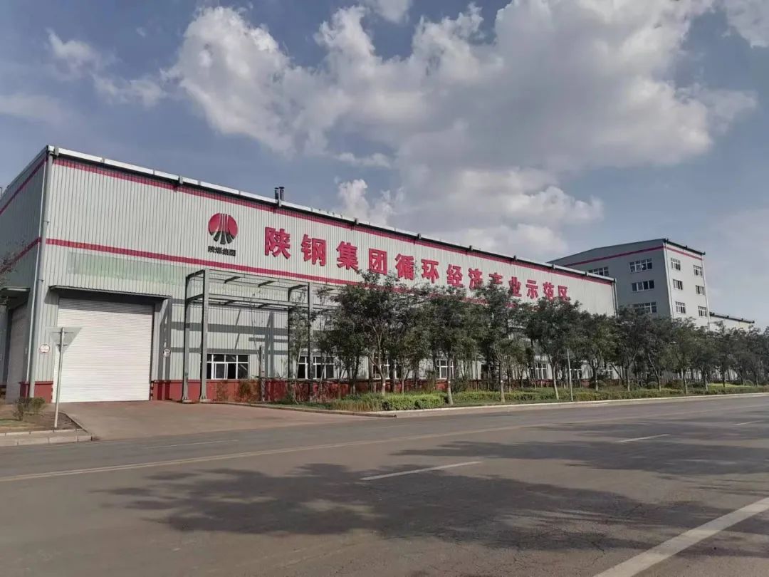 奮楫揚帆促改革，乘風破浪譜新篇
