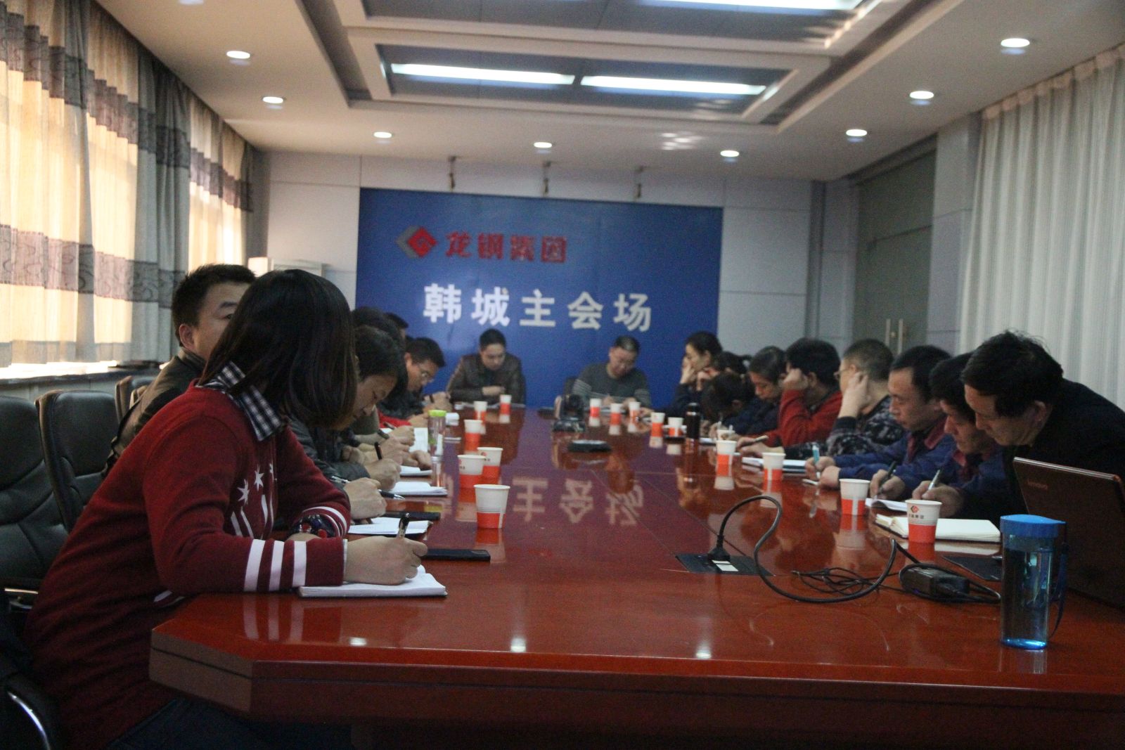 龍鋼集團公司對民主監(jiān)督評價團成員進行首次培訓